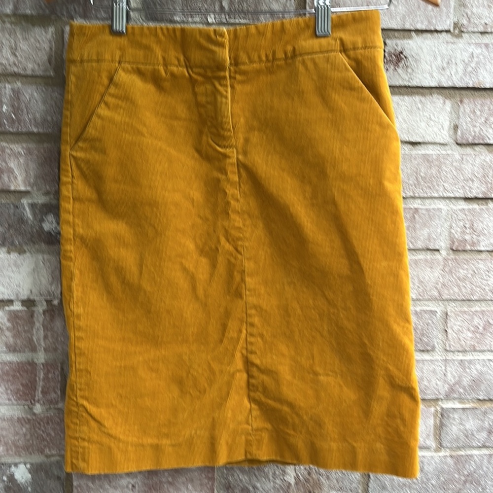 J. Crew Mustard Corduroy Pencil Skirt. Size 0 💛